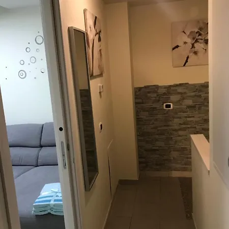 Apartment Bilocale Piu Soppalco Vellezzo Bellini